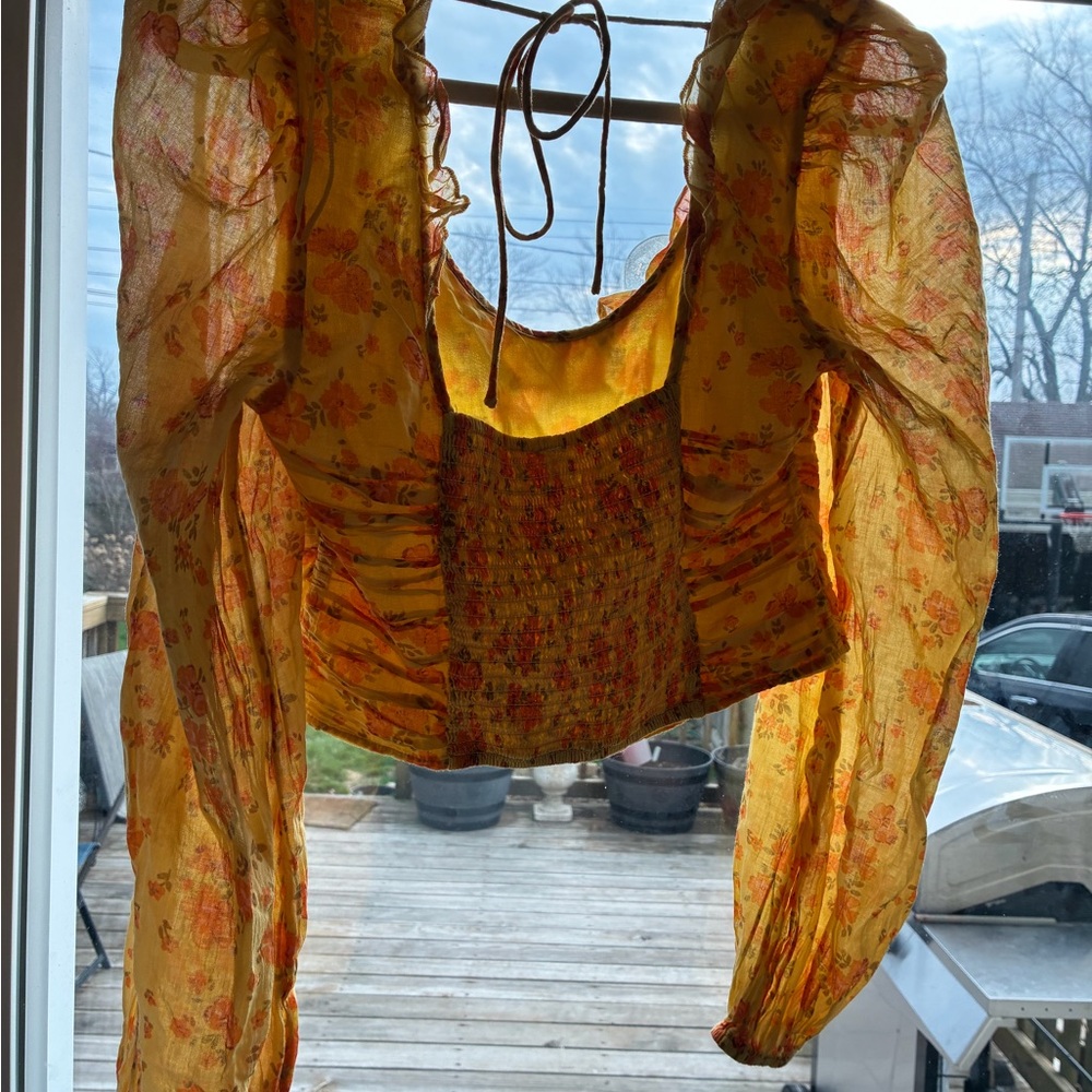Yellow and orange Floral Sheer Tie-Back Puff Sleeve Top size medium - Picture 3 of 4
